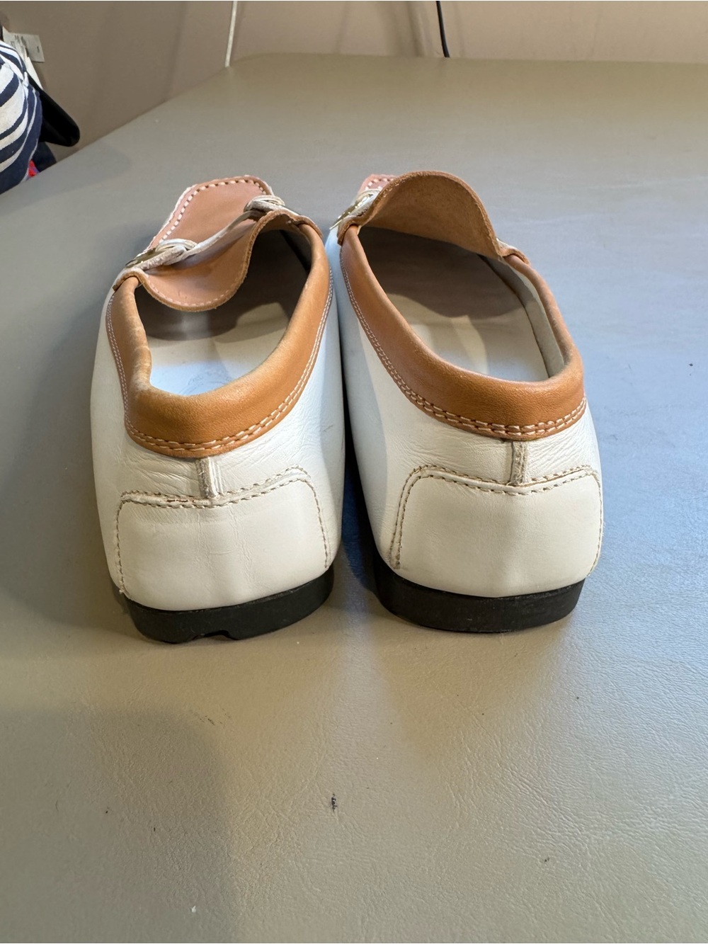 Tod’s Women's Leather Driver Loafers Size 39 US 9 White Camel Beige *flaw* S3 - Picture 6 of 8